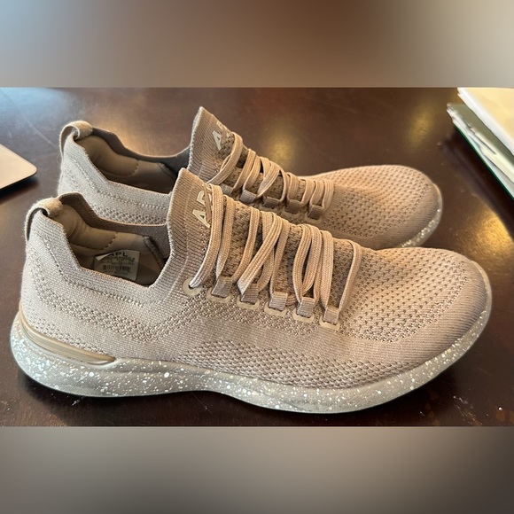 APL Techloom Breeze Women’s sneaker is almond speckle - Picture 8 of 14